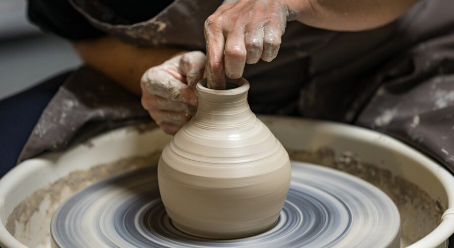 potter, pottery, vase-4682257.jpg